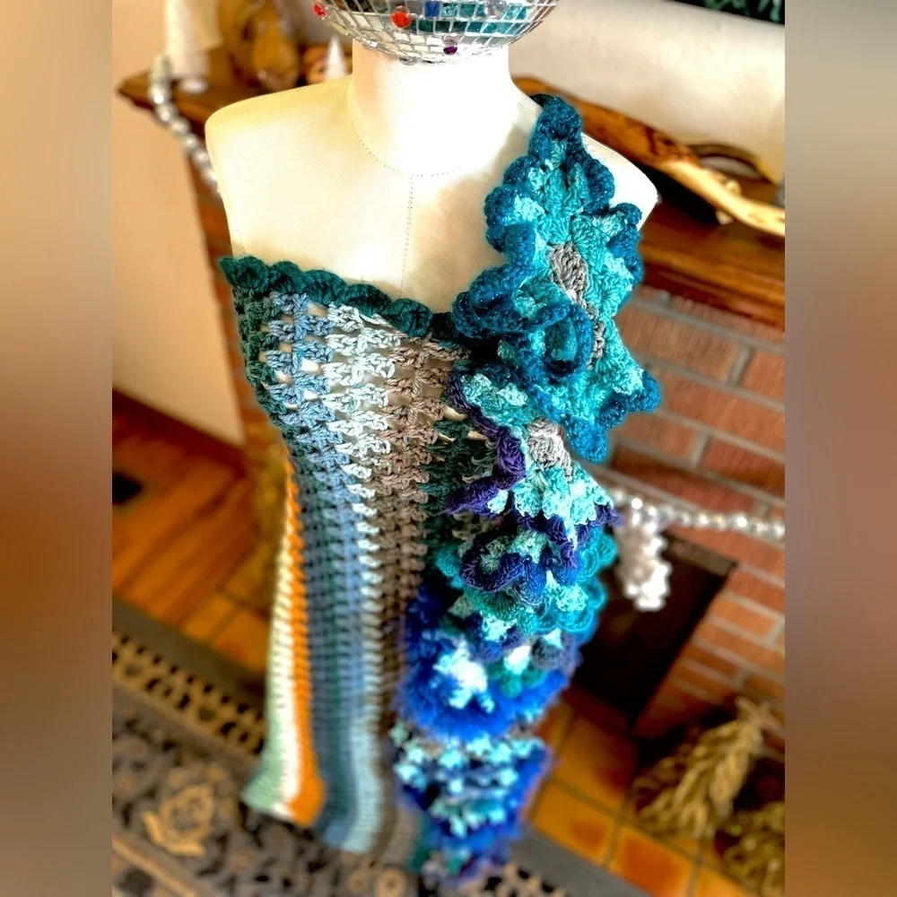 CROCHETED STRIPED SWEATER DRESS WITH RUFFLE DETAILING - Picture 3 of 8